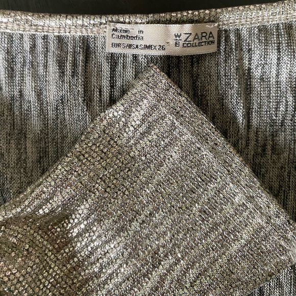 Gold lamé Zara cross front crop top with bell sleeves - Picture 6 of 6